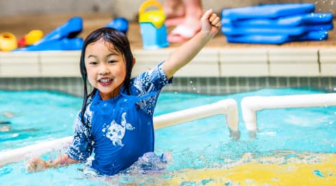 girl learning to swim in toronto